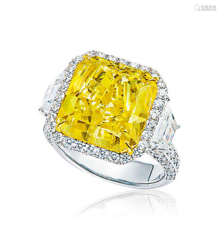 -- 10.47克拉 天然彩黄色VS1净度钻石配钻石戒指
