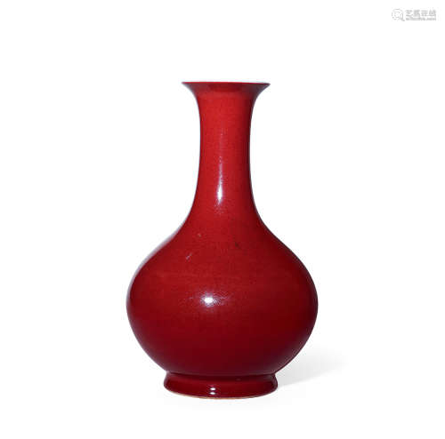 清中期 霁红釉赏瓶