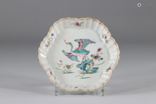 Polylobed famille rose porcelain dish with a bird,