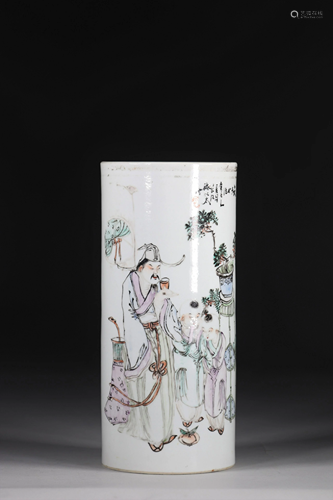 China porcelain brush holder with character decoration