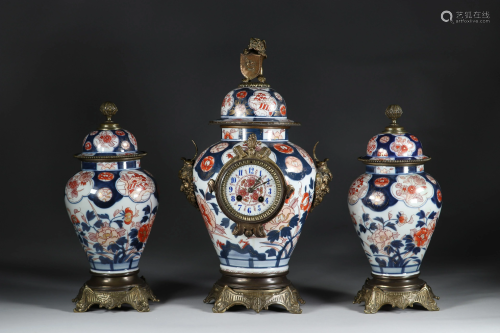 Japanese Imari 19th century porcelain fireplace insert