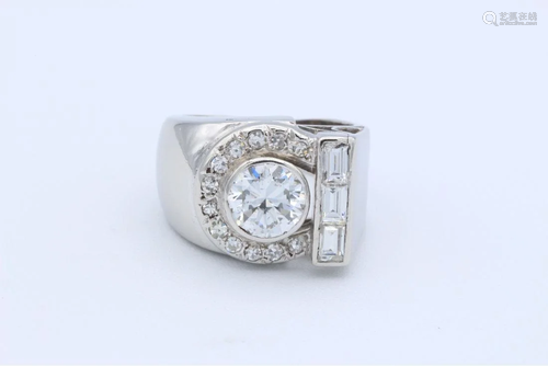 Contemporary ring in 18K white gold, set with diamonds