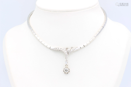 Art Deco necklace in 18K white gold, solitaire 1.00