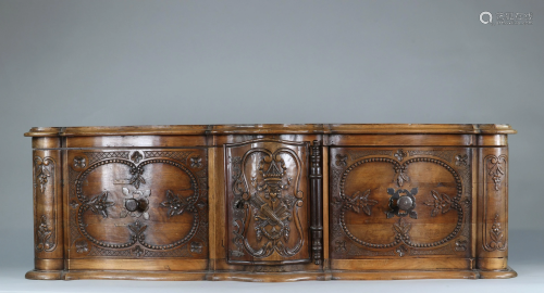 18th century cabinet decorated with arms of LOUIS XV,