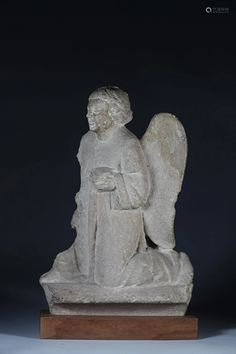 Stone angel from ile-de-France, late 14th century.