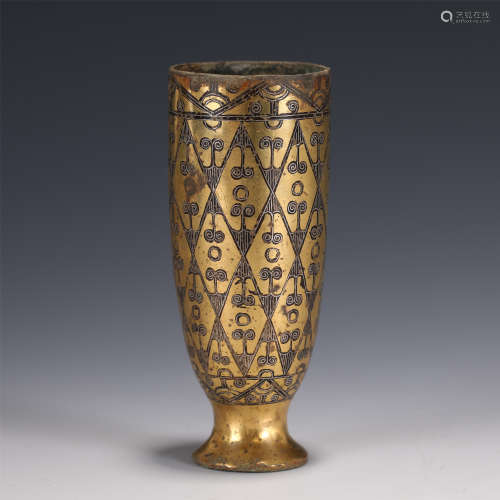 A CHINESE BRONZE INLAID GOLD SILVER CUP