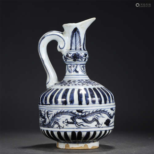 A CHINESE BLUE AND WHITE PORCELAIN HANDLED EWER