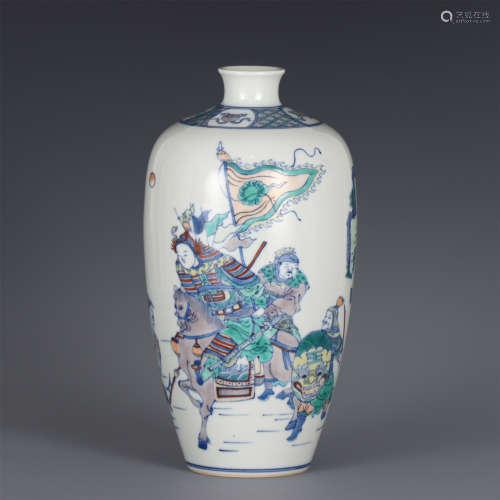 A CHINESE BLUE AND WHITE DOUCAI PORCELAIN VASE