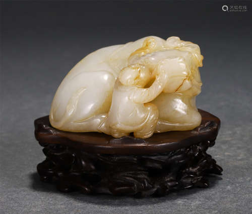 A CHINESE JADE CATTLE DECORATION