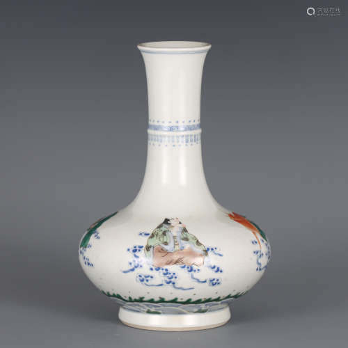 A CHINESE BLUE AND WHITE FAMILLE ROSE PORCELAIN VIEWS VASE