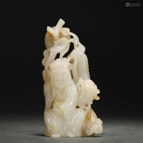 A CHINESE JADE FIGURE DECORATION