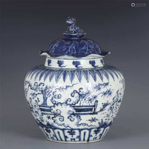 A CHINESE BLUE AND WHITE PORCELAIN LIDDED JAR