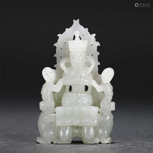 A CHINESE JADE GUANYIN STATUE DECORATION
