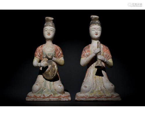 PAIR OF CHINESE TANG DYNASTY TERRACOTTA MUSICIAN