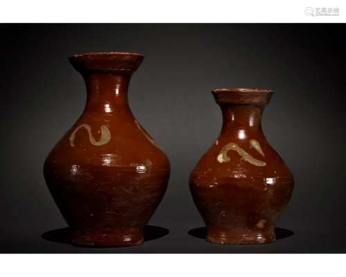 TWO CHINESE TANG DYNASTY GLAZED JARS