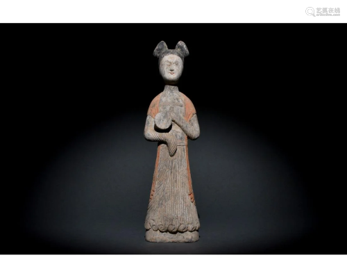 CHINESE TANG DYNASTY PAINTED TERRACOTTA LADY