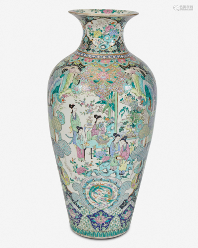 A large Chinese porcelain floor vase