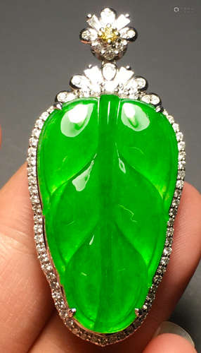 ICY GREEN JADEITE LEAF PENDANT