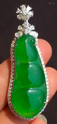 ICY GREEN JADEITE PEA PENDANT