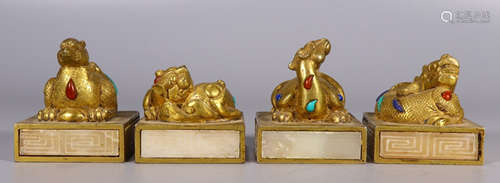 GILT BRONZE&JADE BEAST SHAPE SEAL SET