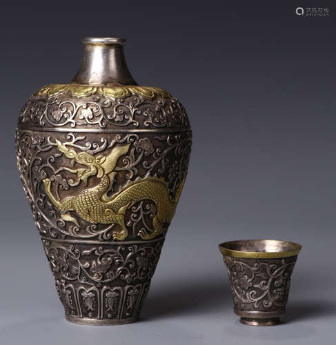 QIANLONG MARK GILT SILVER CAST VASE