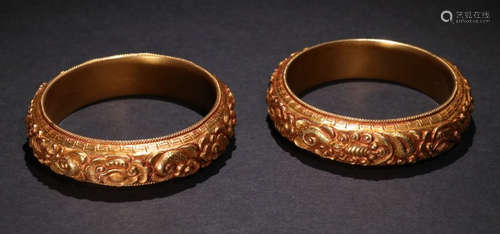 GILT SILVER FLOWER PATTERN BANGLE PAIR