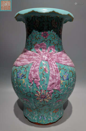 QIANLONG MARK GREEN ENAMELED GLAZE VASE