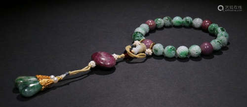 JADEITE CARVED BRACELET WITH 18 BEADS