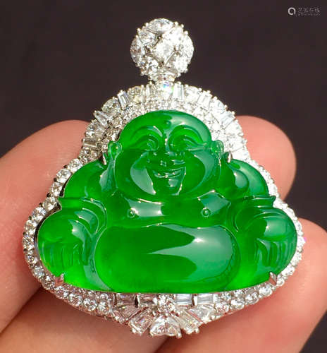 ICY GREEN JADEITE BUDDHA PATTERN PENDANT