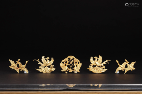 A Group of Carved Pure Gold Birds Ornaments