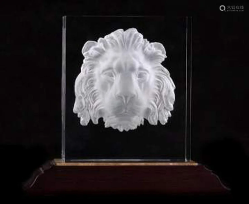 Steuben Regal Lion with Base