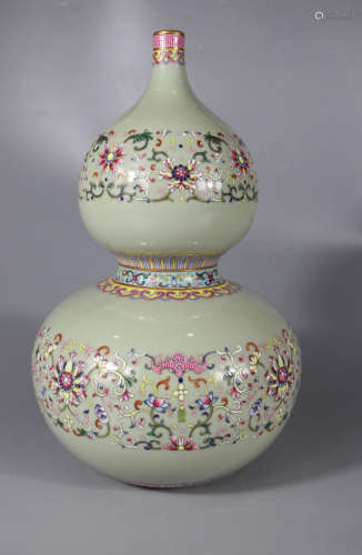 Chinese Famille Rose Gourd Porcelain Vase