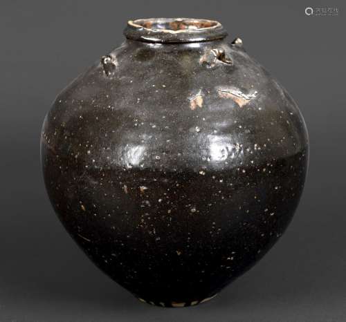 LARGE CHINESE VASE possibly Yuan Dynasty, a large Henan styl...