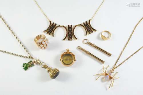 A QUANTITY OF JEWELLERY including a 15ct gold spinning fob, ...