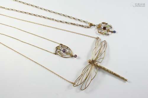 AN EDWARDIAN AMETHYST AND SEED PEARL PENDANT the openwork fo...