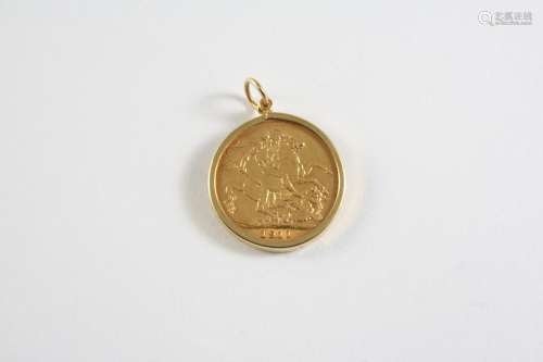 A GOLD SOVEREIGN 1911, in a 9ct gold pendant mount, total we...