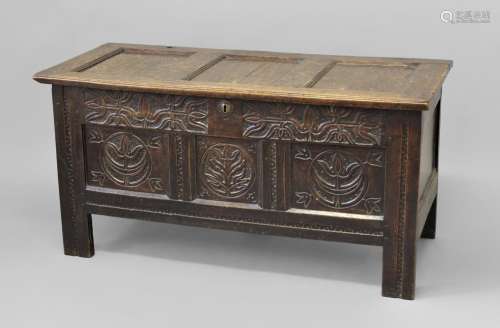 A LATE 17TH CENTURY WEST COUNTRY OAK COFFER, with a three pa...
