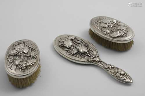 A PAIR OF LATE 19TH / EARLY 20TH CENTURY JAPANESE OVAL HAIR ...