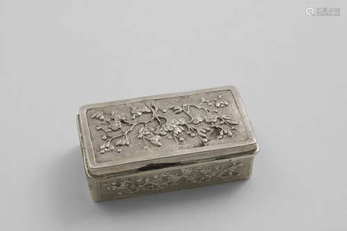 A LATE 19TH / EARLY 20TH CENTURY CHINESE RECTANGULAR BOX dec...