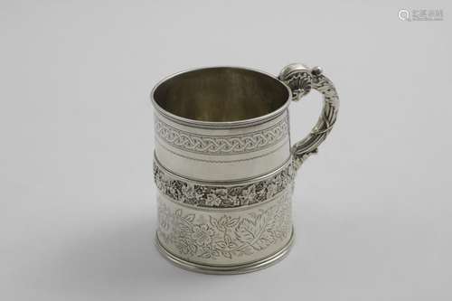 A GEORGE IV MUG with a frieze of fruiting vines around the c...