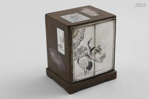 A LATE 19TH / EARLY 20TH CENTURY JAPANESE MIXED METAL MOUNTE...