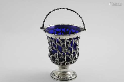 A LATE 18TH CENTURY SWING-HANDLED SUGAR VASE with a shaped r...