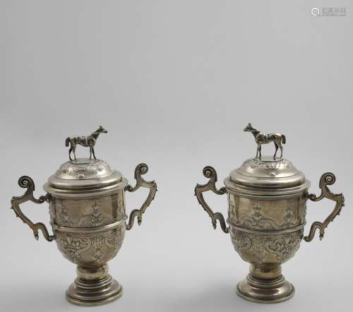 HUNTING:- A matched pair of early 20th century two-handled c...