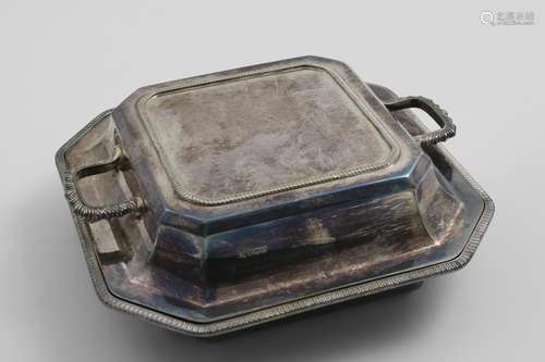 AN EARLY 20TH CENTURY CUSHION-SHAPED ENTREE DISH & COVER squ...