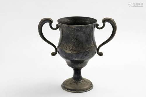 AN EDWARDIAN LOVING CUP in the manner of a George III exampl...