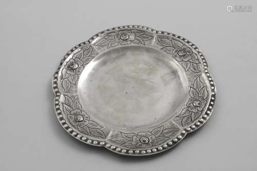 AN EARLY 19TH CENTURY SPANISH COLONIAL SMALL PLATE of lobed ...
