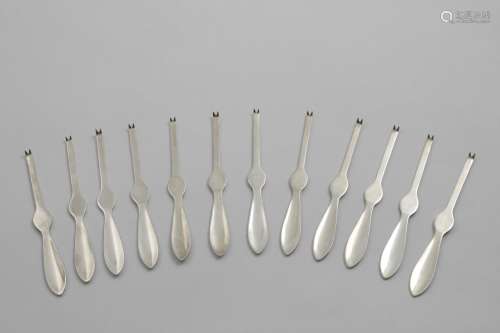 A SET OF TWELVE EARLY 20TH CENTURY CRAB/LOBSTER PICKS by R.W...