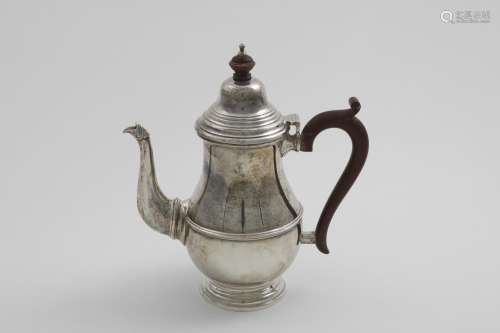 AN EARLY 20TH CENTURY COFFEE POT baluster with an applied re...