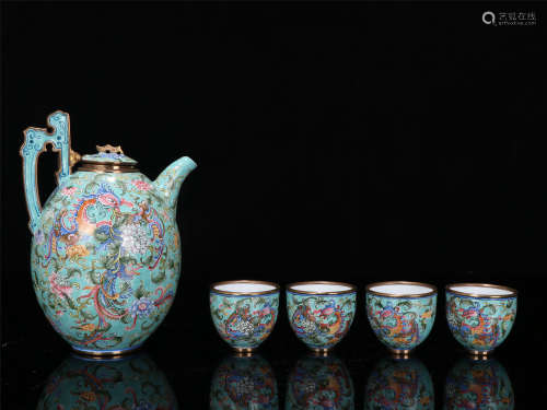 清 铜胎画珐琅缠枝花卉纹茶壶
