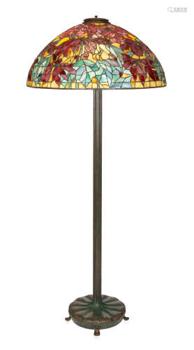 A MODERN TIFFANY STYLE STAINED GLASS 'HOLLY' FLOOR LAMP